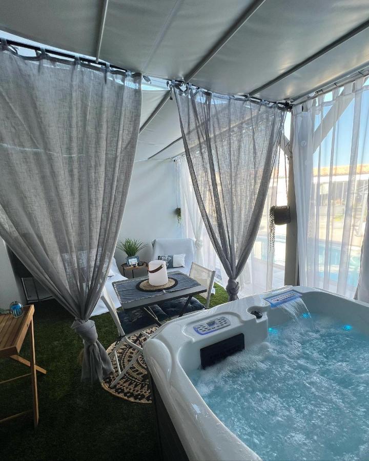 Suites By Aix Keys Avec Jacuzzi Privatif 5 Min Des Plages Fouras Saint-Laurent-de-la-Prée Extérieur photo
